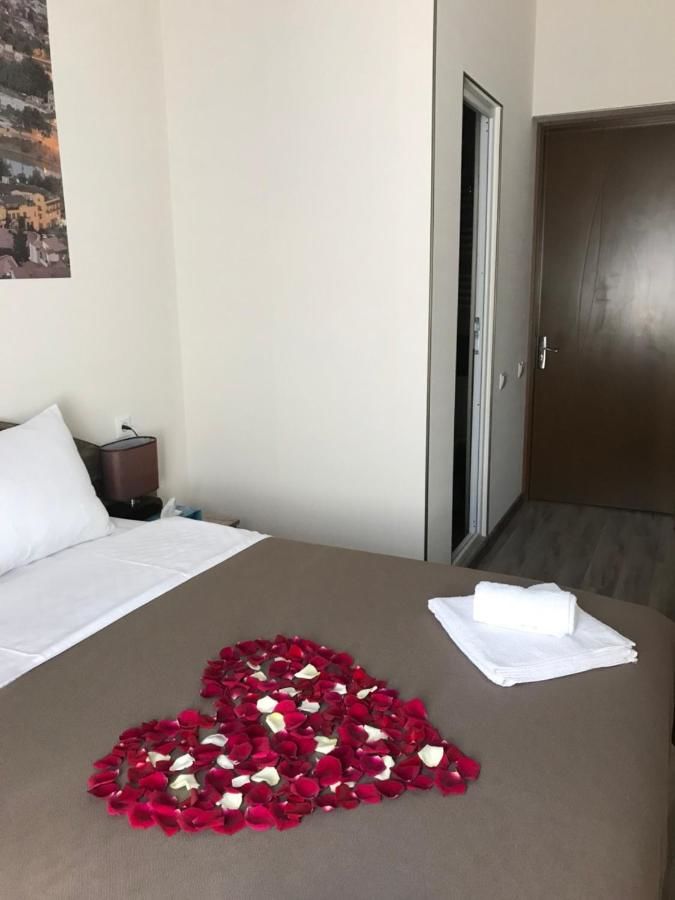 Отель Sweet Rooms Inn Тбилиси-17