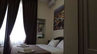 Отель Sweet Rooms Inn Тбилиси Номер с кроватью размера «king-size»-10