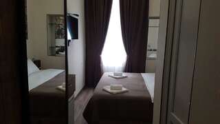 Отель Sweet Rooms Inn Тбилиси Номер с кроватью размера «king-size»-12